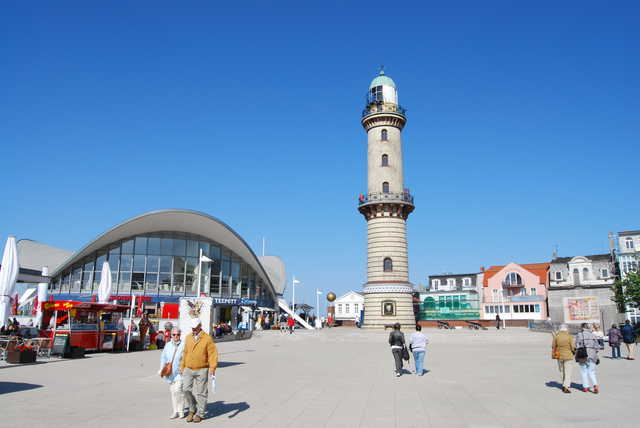 Strandpromenade am Leuchtturm