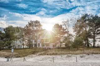 Villa Vogue - No. 7 | Strandkorb am Meer, Kamin Sicht vom Sandstrand