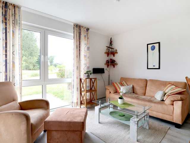 Godewind App.14- gemütliches Sofa im Wohnbereich