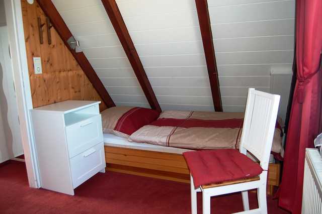 Schlafzimmer 2 mit 2 Einzelbbetten