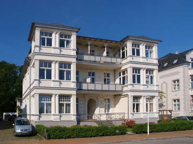 (Brise) Villa Kurfürst Hausansicht von der Bergstraße