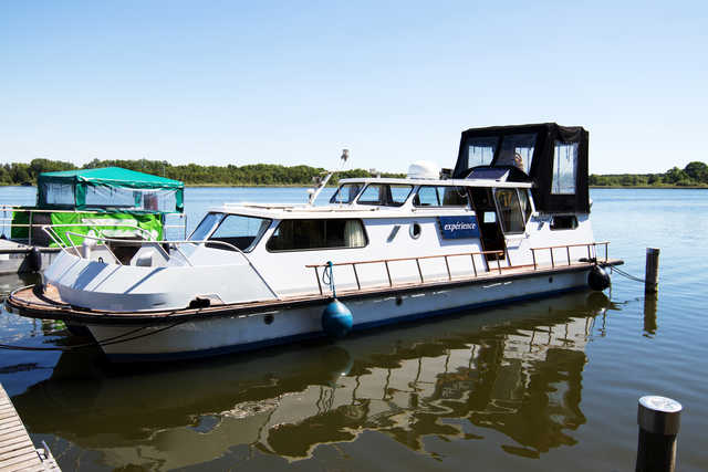 Hausboot Katamaran-Motoryacht Außenansicht Hausboot