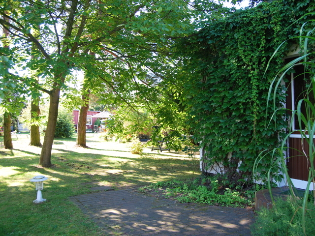 Garten mit Nachbarschaft