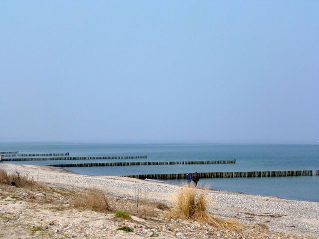 Ein Strandabschnitt an der Ostsee an einem Somm...