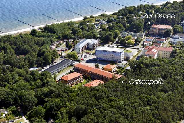 Zempin Ostseepark WE 36 **Insel Usedom**150m zum Strand** Luftaufnahme mit Blick auf die Ferienanlage Ost...