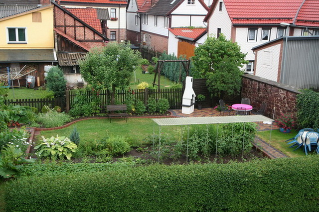 Garten mit Grillplatz für unsere Gäste