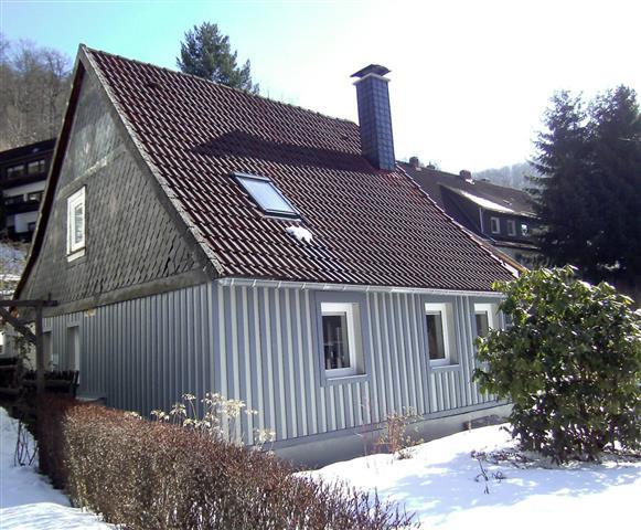 Haus von außen im Winter