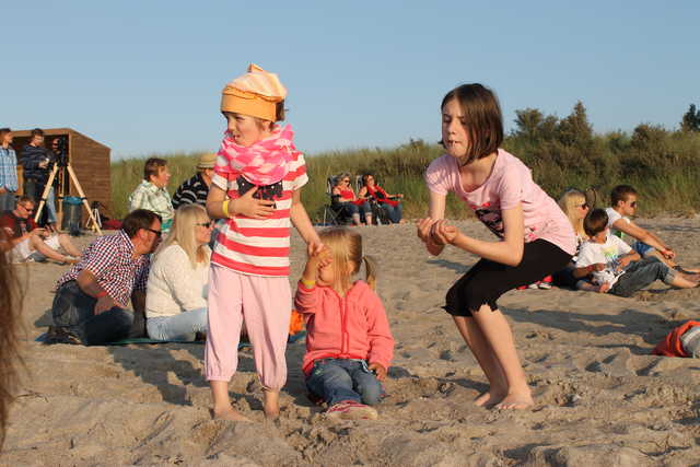 Kinder lieben den Sandstrand der Ostsee