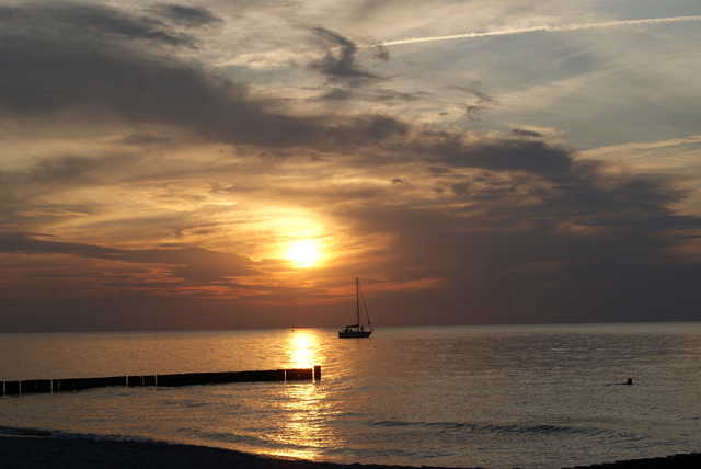 Ein romantischer Sonnenuntergang an der Ostsee ...