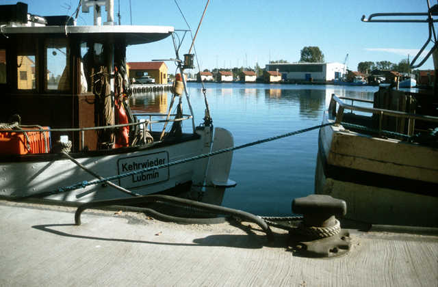 Fischereihafen Freest (3km entfernt)