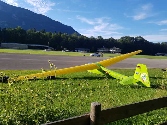 Die deutsche Alpensegelflugschule bietet Rundfl...