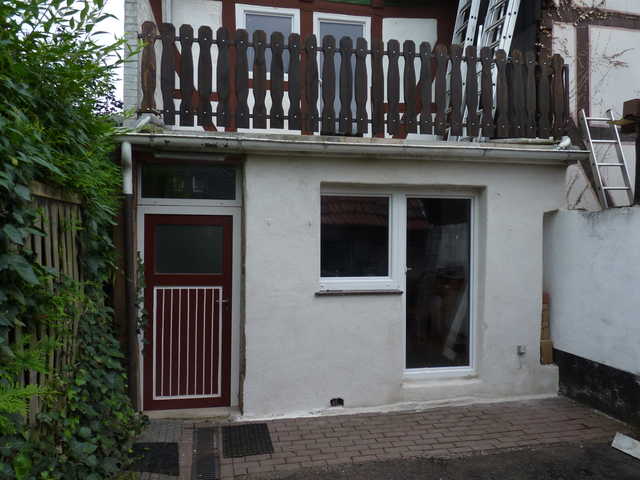 Innenhof und Balkon, Küche mit Terassentür