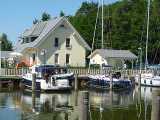Kapitänsresidenz - Haus direkt am Wasser - 3 Schlafz. - WLAN Kapitänsresidenz am Hafen Stagnieß direkt am Wa...