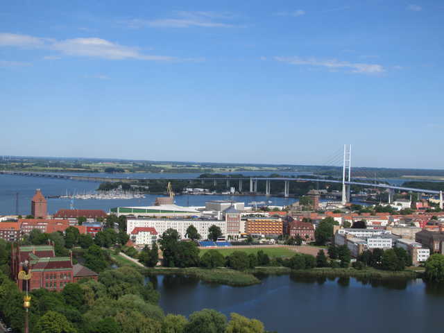 neue Rügenbrücke von Stralsund auf die Insel Rü...