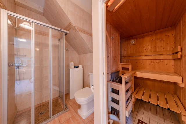 Badezimmer mit Sauna zum relaxen