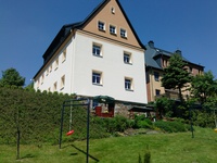 Spitzers Ferienwohnungen Oberwiesenthal Unser Haus mit Garten