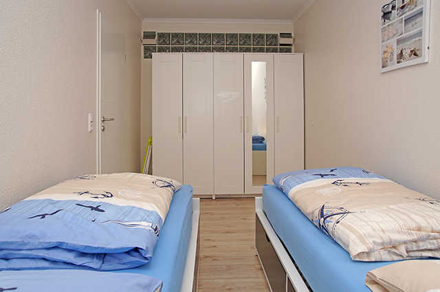 Schlafzimmer 1 mit 2 Einzelbetten