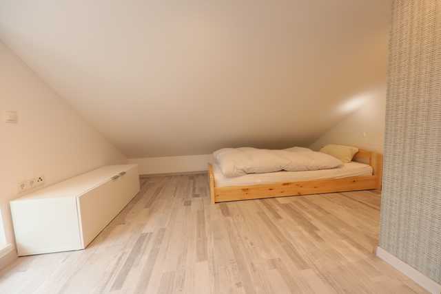 Schlafzimmer 2 mit zwei Einzelbetten - Deckenhö...