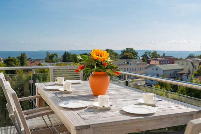 Villa am Kreidebruch - Ferienwohnung OstseeWeitblick Balkon mit Merrblick