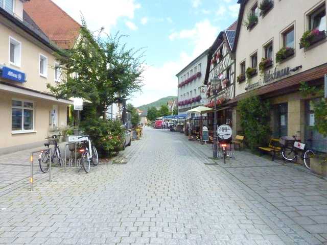 Hauptstraße zum Marktplatz