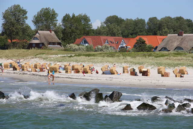 Der Strand von Wustrow mit Blick auf die Ferien...