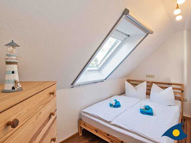 2 . Schlafzimmer mit einem Doppelbett