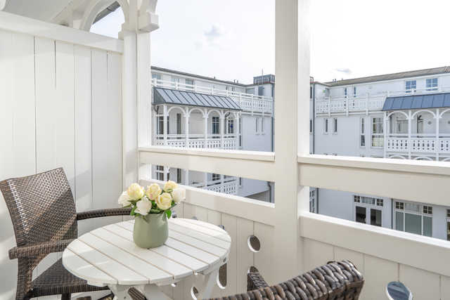 Balkon mit Sitzecke und Ausblick