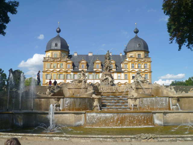 Schloss Seehof mit schönen Park