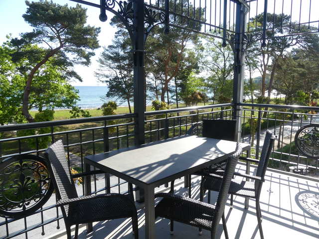 Balkon mit Blick auf die Ostsee