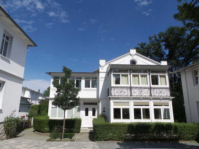 Ferienwohnung Villa Ravensberg im Ostseebad Binz auf Rügen Hausansicht 