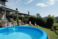 Ferienwohnung in Mitgenfeld / Bayerische Rhön Pool und Terrasse