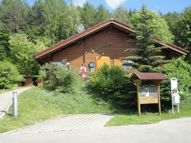 Das Rezeptionsgebäude mit Sauna u. Massageraum