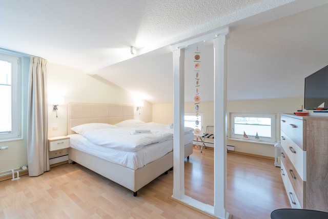 Das zweite Schlafzimmer, auch mit Doppelbett (1...