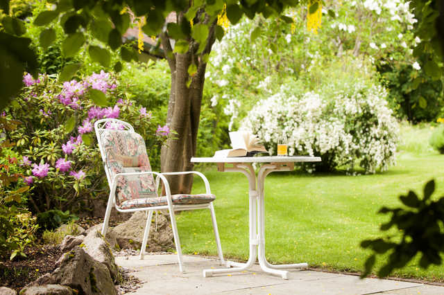 Sitzplatz für die Gäste im Garten
