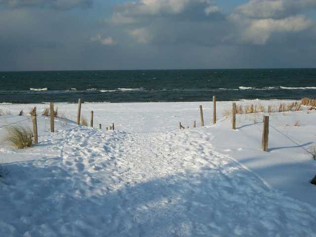 Strandabgang im Winter