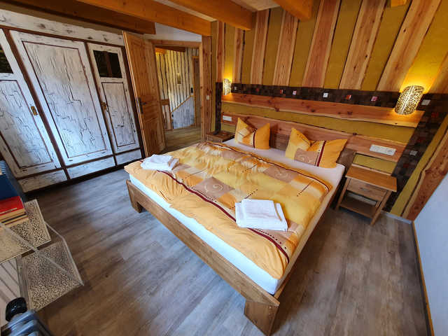 Schlafzimmer 2 mit Doppelbett (1.90 x 2.00 m) u...