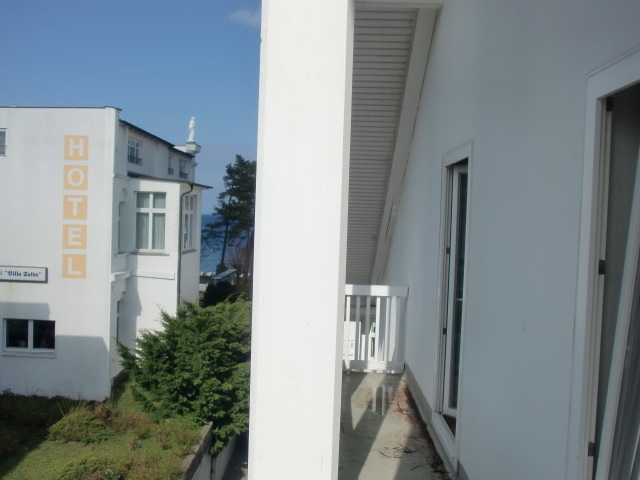 Seitlicher Balkon mit Meerblick
