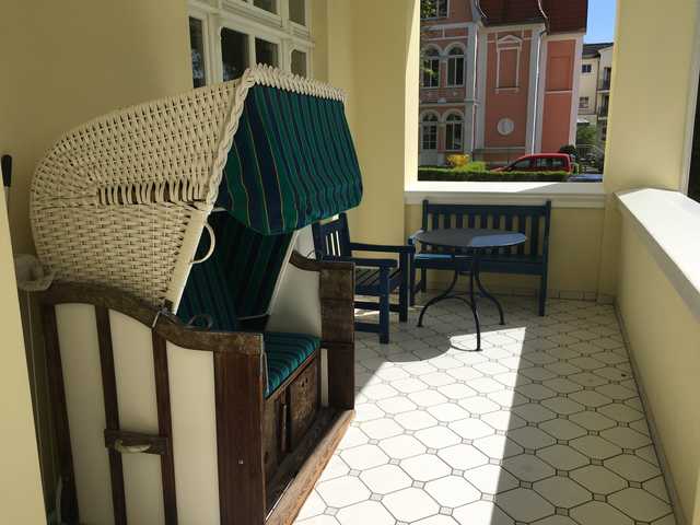 Villa Caprivi, Whg. 5, Apartmentvermietung Sass Balkon mit Strandkorb