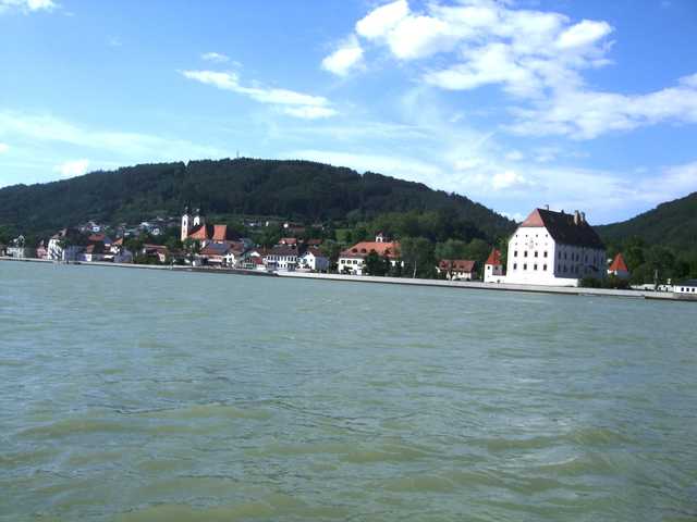 Blick auf Obernzell vom österreichischen Donauu...