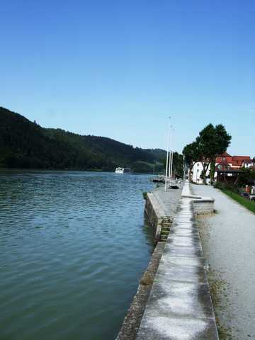 Donauufer-Promenade in Obernzell