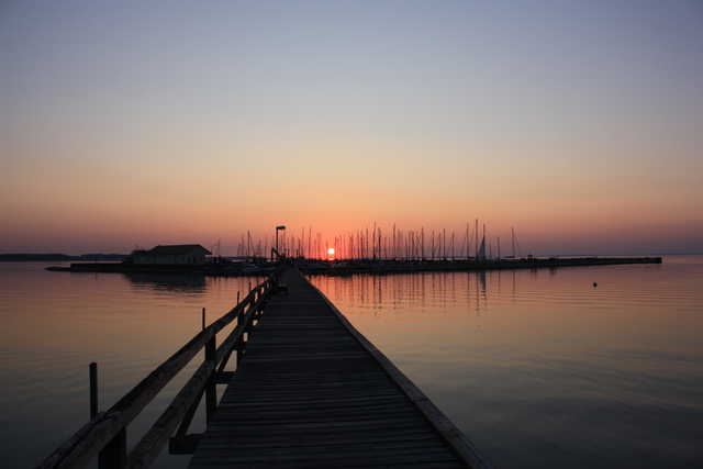 Sonnenuntergang im Yachthafen Wackerballig