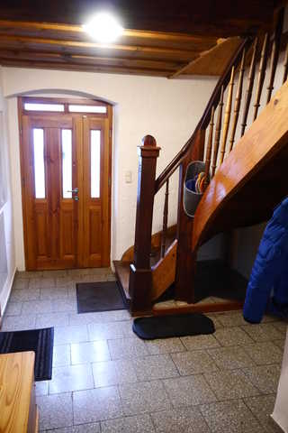 Eingangsbereich mit Treppenaufgang zum Schlafzi...