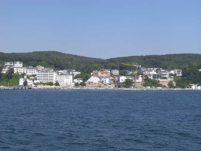 Blick auf Sassnitz vom Meer aus