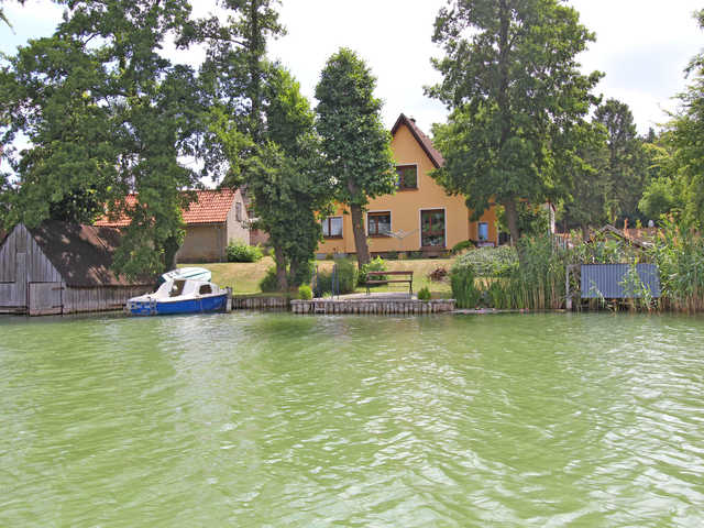 Ferienwohnung direkt am See Feldberg SEE 9661 Hausansicht vom See