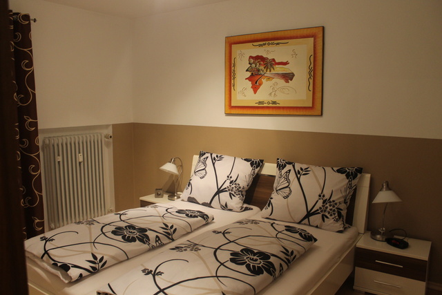 Schlafzimmer mit Doppelbett, 180x200