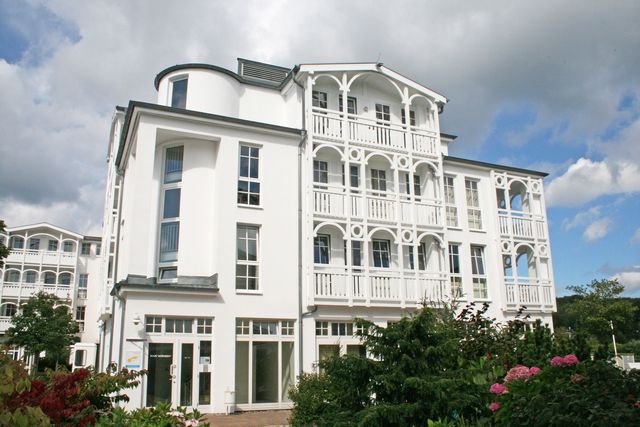 F: Seepark Sellin - Haus Altensien Whg 465 mit Balkon Außenansicht