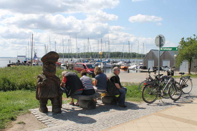 Ostseeküstenradweg-Rastplatz direkt am Wasser
