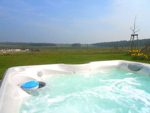 HAUS BELLEVUE / Luxus-OG-Fewo Hauseigener Außenwhirlpool (ganzjährig 38°C) / ...