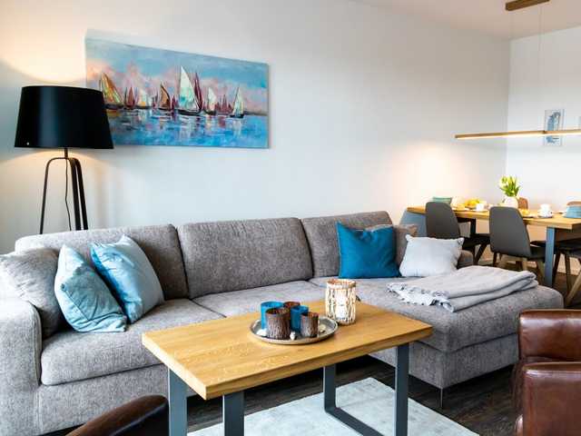 Hafenspitze App.34- komfortables, großes Sofa