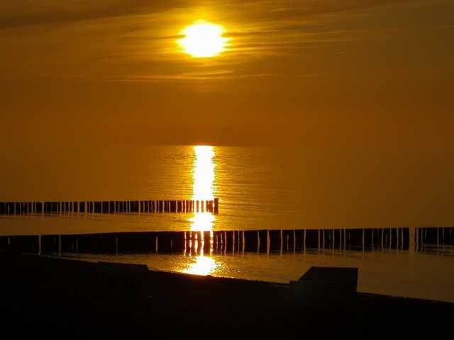 Sommersonnenuntergang an der Ostsee.